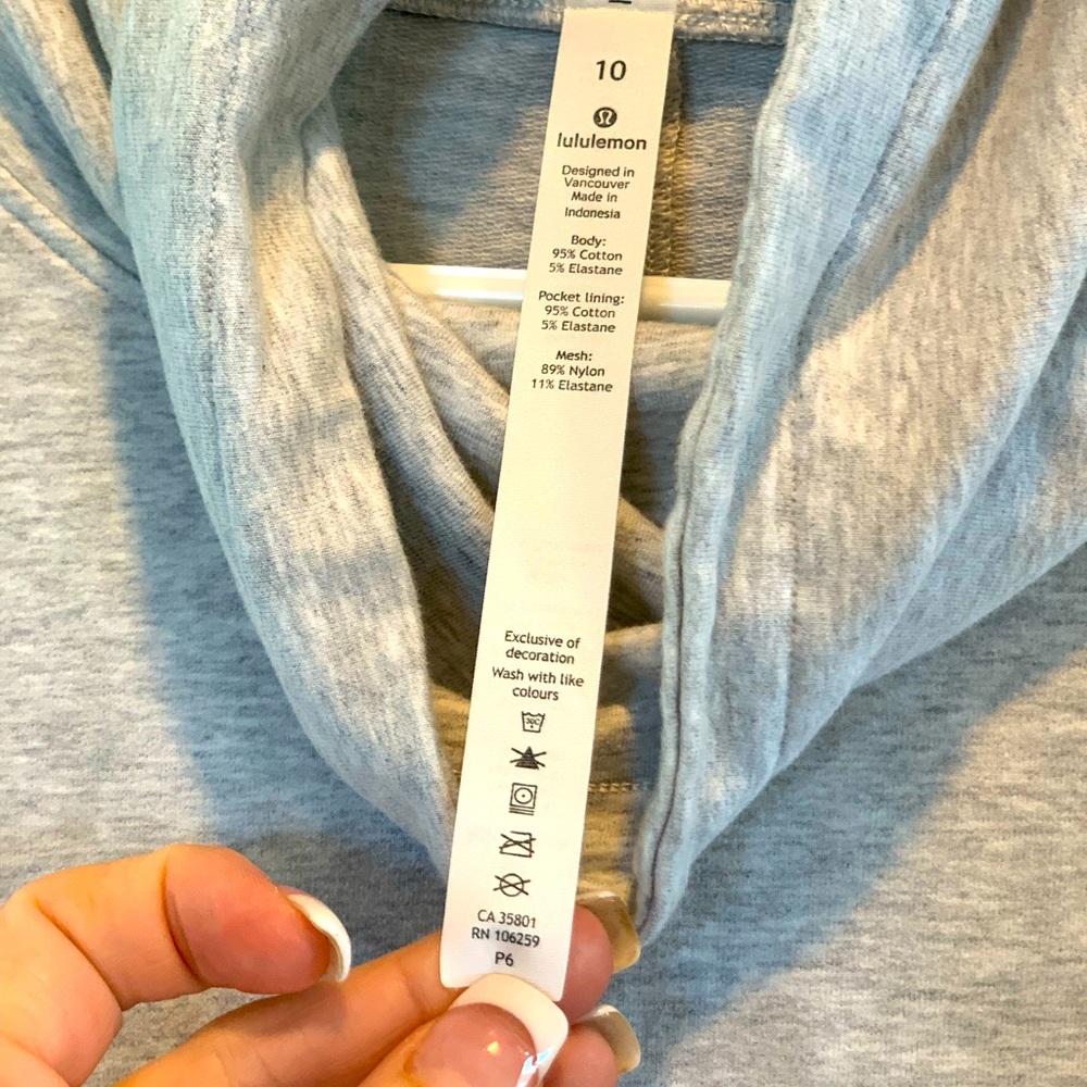Lululemon - Picture 3 of 8